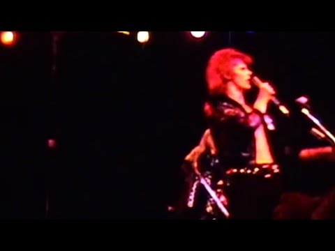 David bowie - suffragette city live 11-04-1972 phoenix