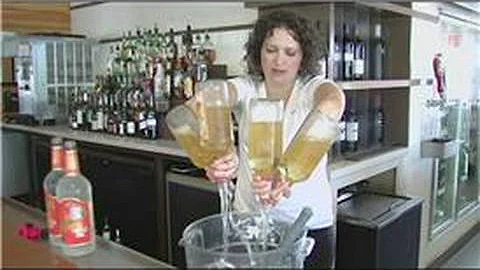 Bartender Career Information : Bartender Salary