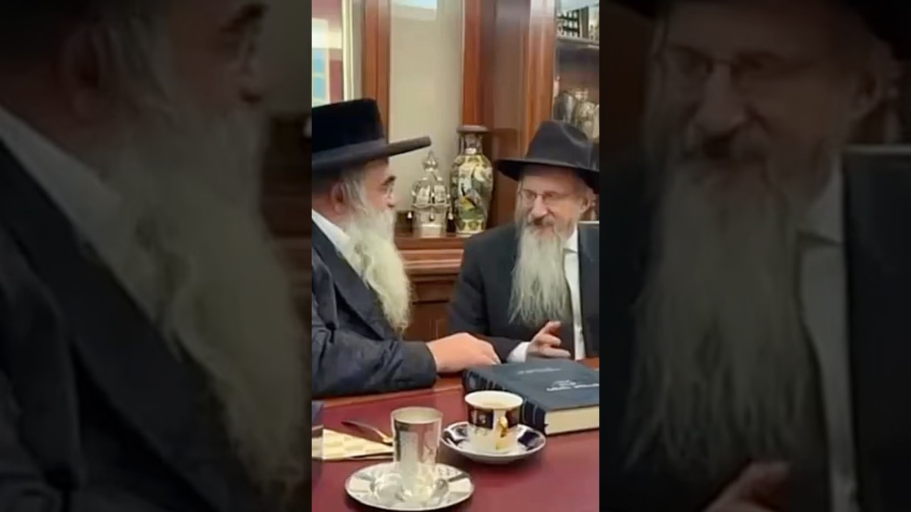 האדמו״ר מלעלוב ירושלים בביקור אצל הרב בערל לאזאר במוסקבה