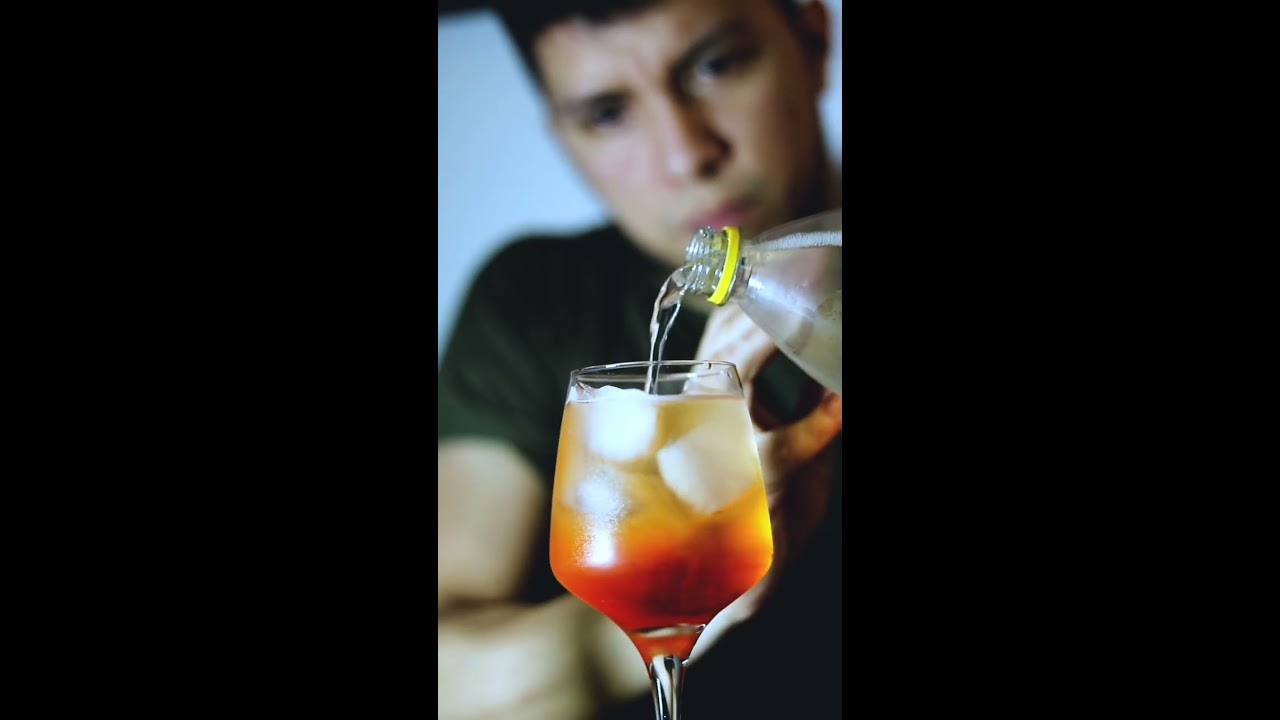 A Very Fresh Aperolspritz Bartender Bar Tutorial