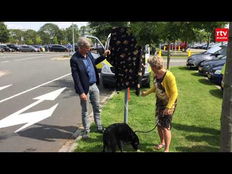 Op slot, hond eruit': Emmen heeft eerste waarschuwingsbord - Op slot, hond eruit': Emmen heeft eerste waarschuwingsbord