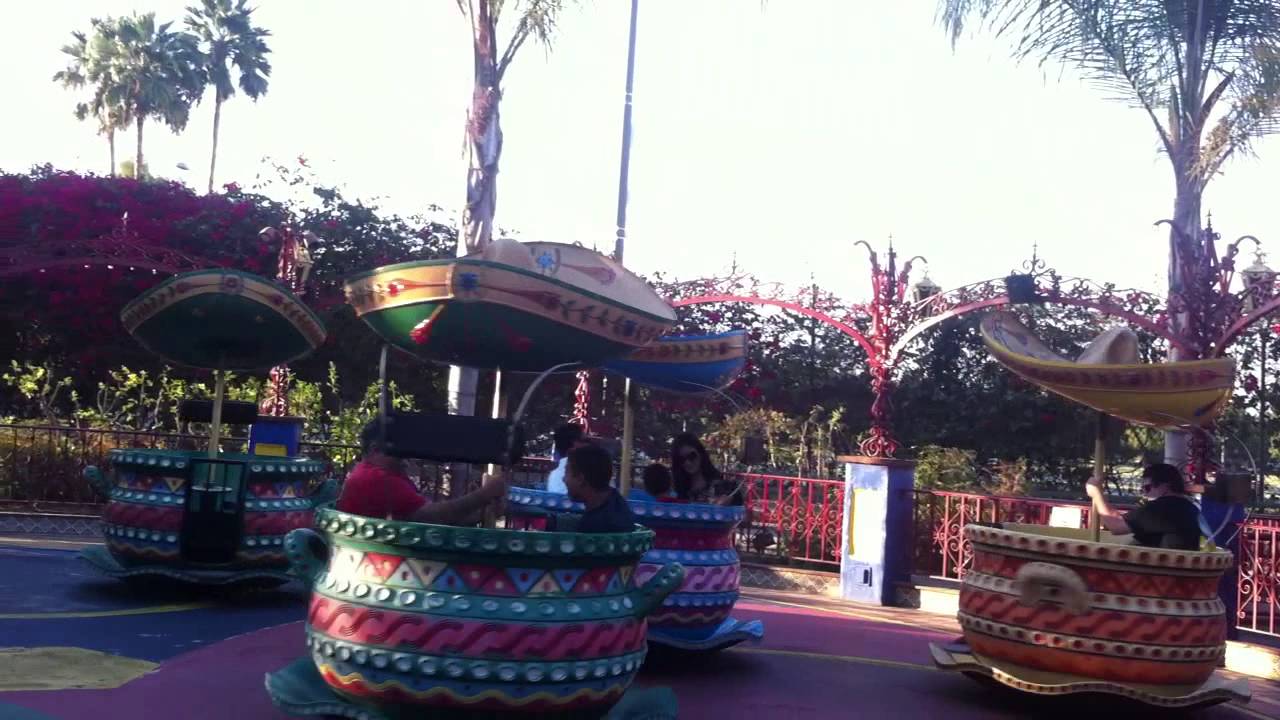 Hat Dance - Knott's Berry Farm - WCB 2013 - YouTube