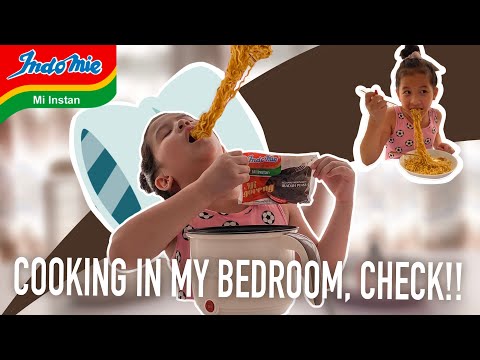 Cooking INDOMIE in My BEDROOM CHECK!!