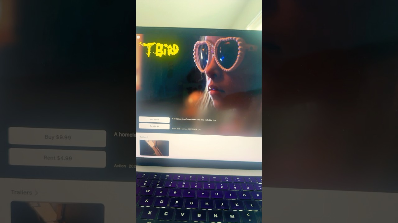 T Bird сейчас транслируется