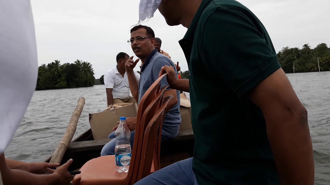 Flood essential items distributed by shri kk Ashraf of commanding officer at kerela kottyam