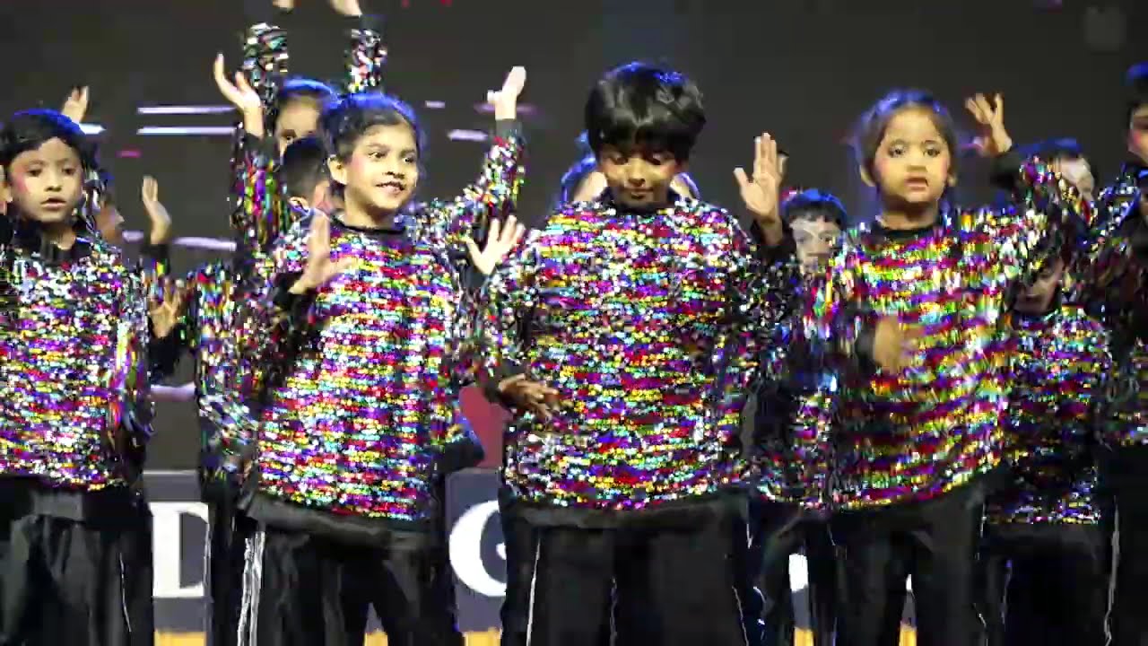 UTSAV 2025–26 | Everybody Rock Dance with Glowing Props | CGR International