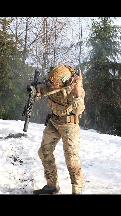 Airsoft GI - Act Of Valor Inspired M4 Carbine with Elcan SpecterDR and  PEQ15 - YouTube
