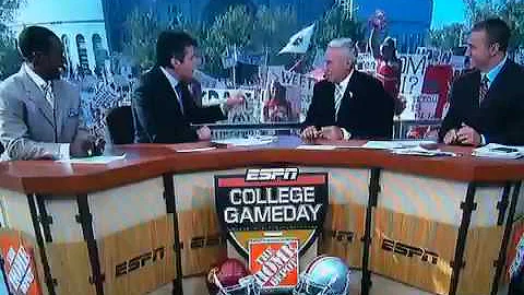 Chris Fowler calls Marinovich "Marijuanavich" on C...