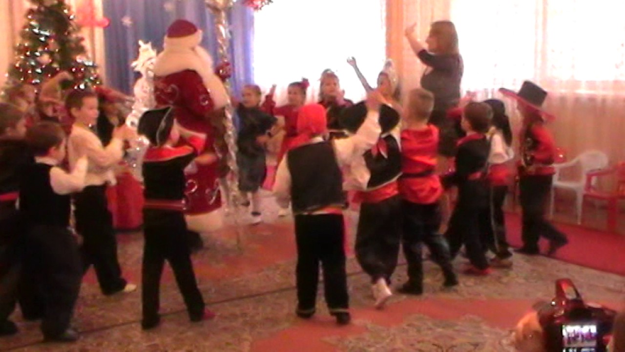 Хоровод "Дед Мороз к нам едет" гр. "Аленушка" д/с № 190"Мир" г. Макеевка