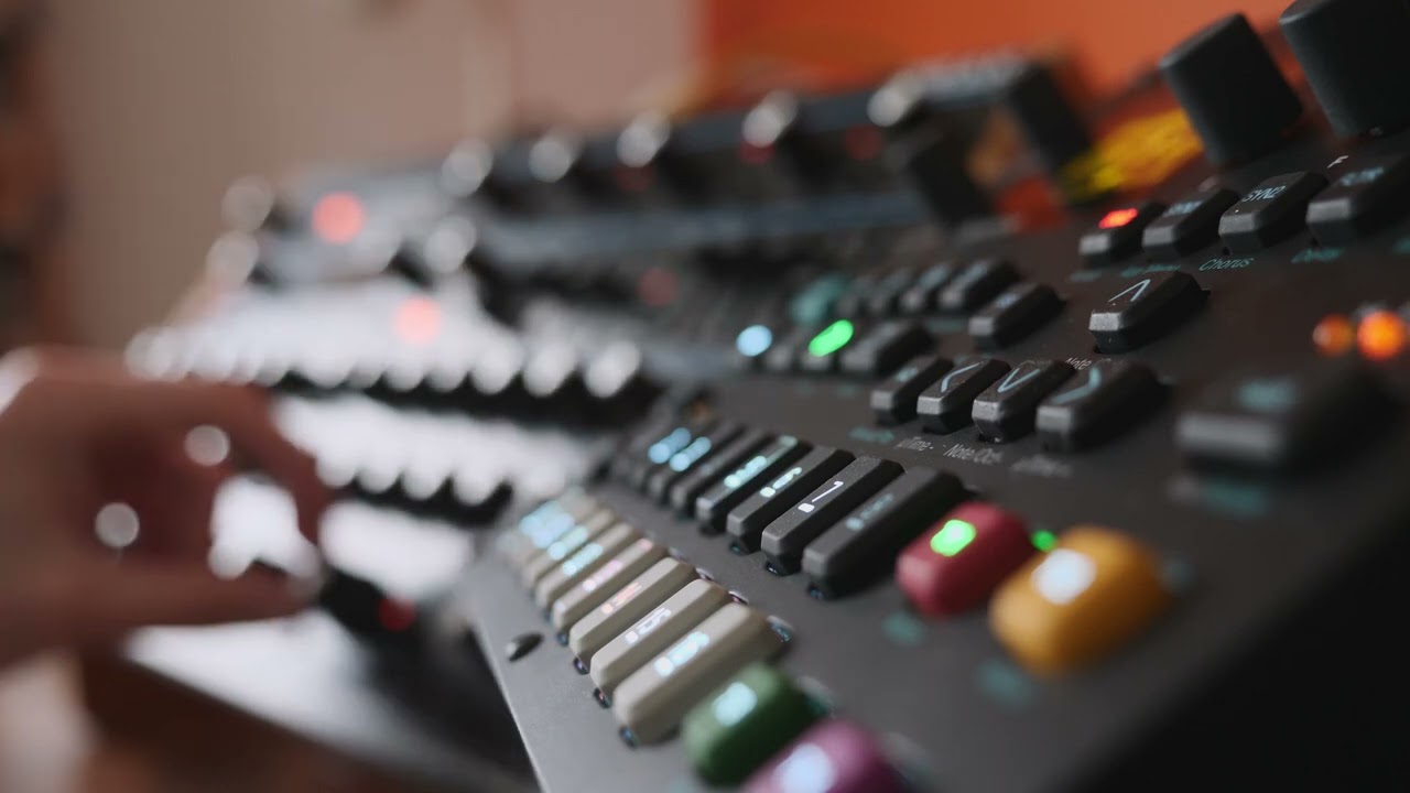 Gradual • Elektron Digitone x Novation Peak • Ambient Lo-Fi