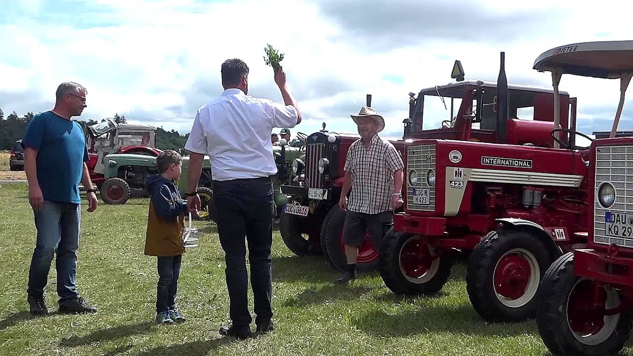 Traktorensegnung-  6. Schleppertreffen der Schlepperfreunde Schieferland  in Leienkaul 26.06.2022