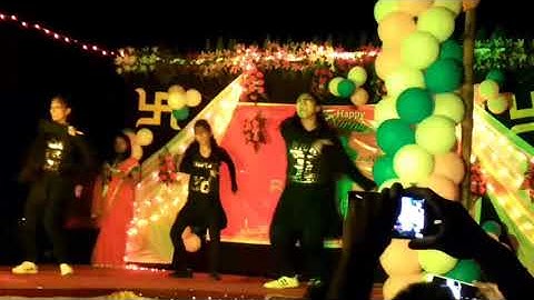 Gîrls g®oup perform@nce in Rõshñî 2k17,Cvrce