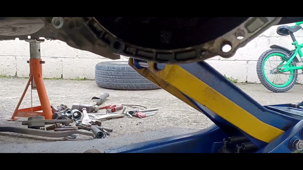 clutch/Bell housing removal Citroën C3 2010 YouTube