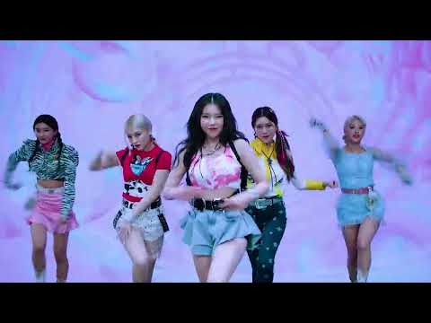 MOMOLAND x CHROMANCE – Wrap Me In Plastic (Official Dance Video)