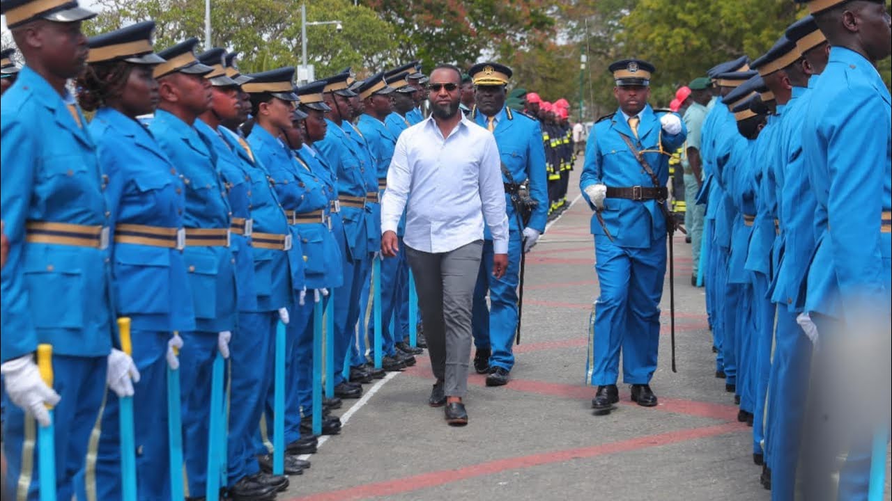 GOVERNOR JOHO INSPECTS HIS LAST GUARD OF HONOUR AS SHARIFF NASSIR TAKEDS OVER AS MOMBASA GOVERNOR!!