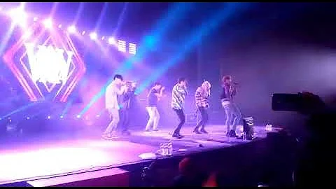 VAV en México 19/03/03 [Señorita Latin Tour] She's Mine/Baron me noticea