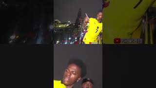 Ghanaian Fans Celebrate Victory on Top of Car! #shorts
A man stands atop a vehicle as a vibrant street party comes alive at night. Witness the energy of the crowd. #StreetParty #NightLife #Celebration #Crowd Ghanaian Fans Celebrate Victory on Top of Car! #shorts
