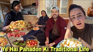 Download Lagu Pahadon Me Sardiyan Me Aisi Life Hoti Hai || Traditional Pahadi Apple Recipe || Jyotika and Rajat MP3
