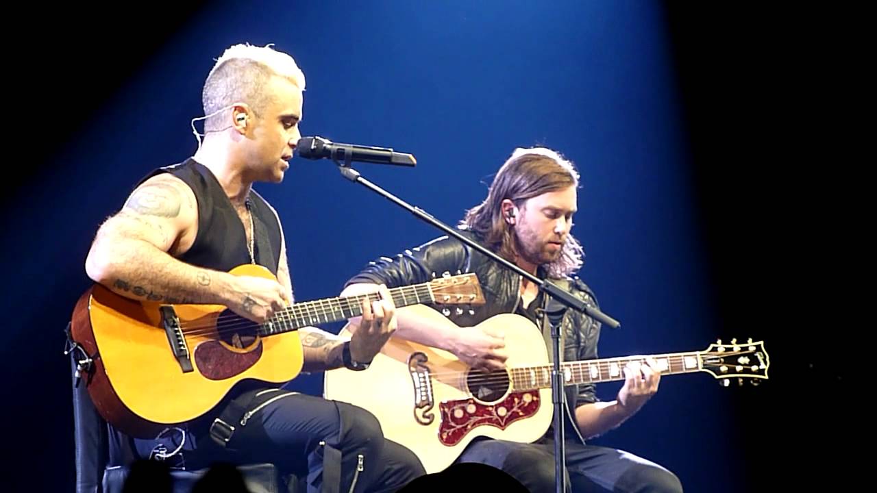 Robbie Williams + Tim Metcalfe   Gospel + Charlie' s song  Paris 30032015