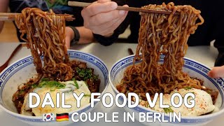 Food Diary in Berlin: Homemade Pizza, Black Bean Noodles, Stuffed Bell Peppers and Meal Prep