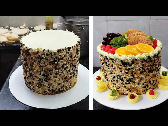 Drip fruits cake | Fruit birthday cake, Cake decorated with fruit, Fruit  cake design