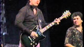 Paul Deslauriers joue &quot;Me And The Devil&quot; sur la scène de Blues le 28 juin 2002