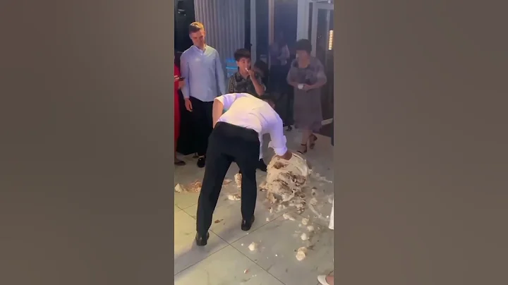 The Worst Wedding Cake Fail You’ve Seen Yet… #wedding #weddingcake - DayDayNews