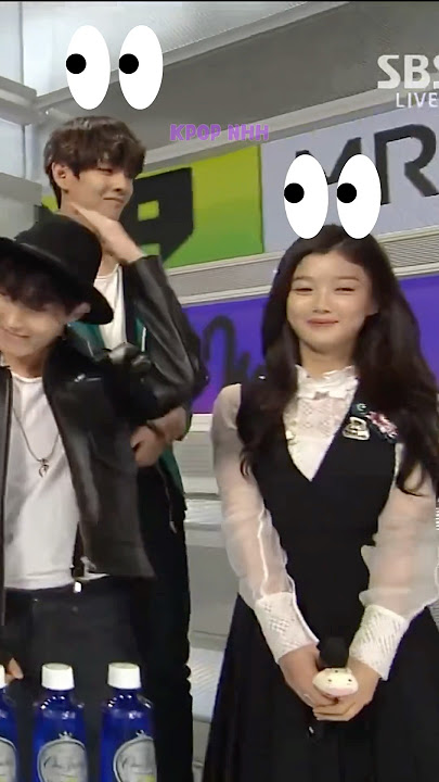 The Way The Girl Looked At Taehyung Immediately When He Slipped 😂😂 #shorts #taehyung #bts