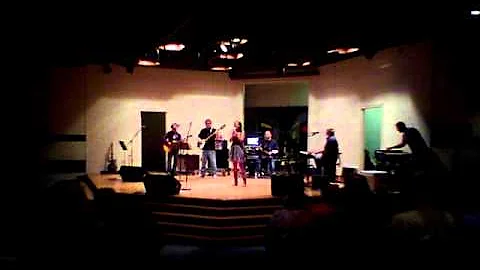 Melissa Welch sings in DeFuniak Springs