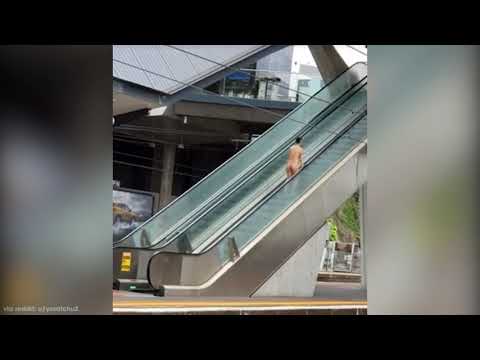 Bloke Goes For Naked Walk Through Melbourne Train Station | Triple M