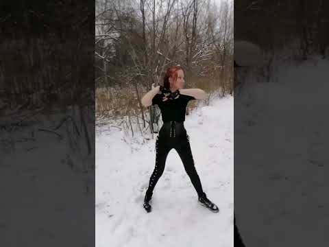 Она встречает души людей после смерти и уводит в вечность #видео #shortsvideo