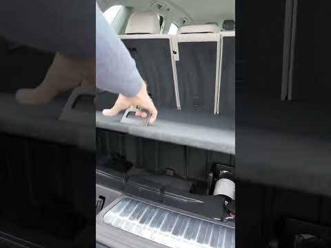 Storing The Boot Cover In The All New Audi Q5