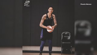 Brittney Griner re-signs with Phoenix Mercury