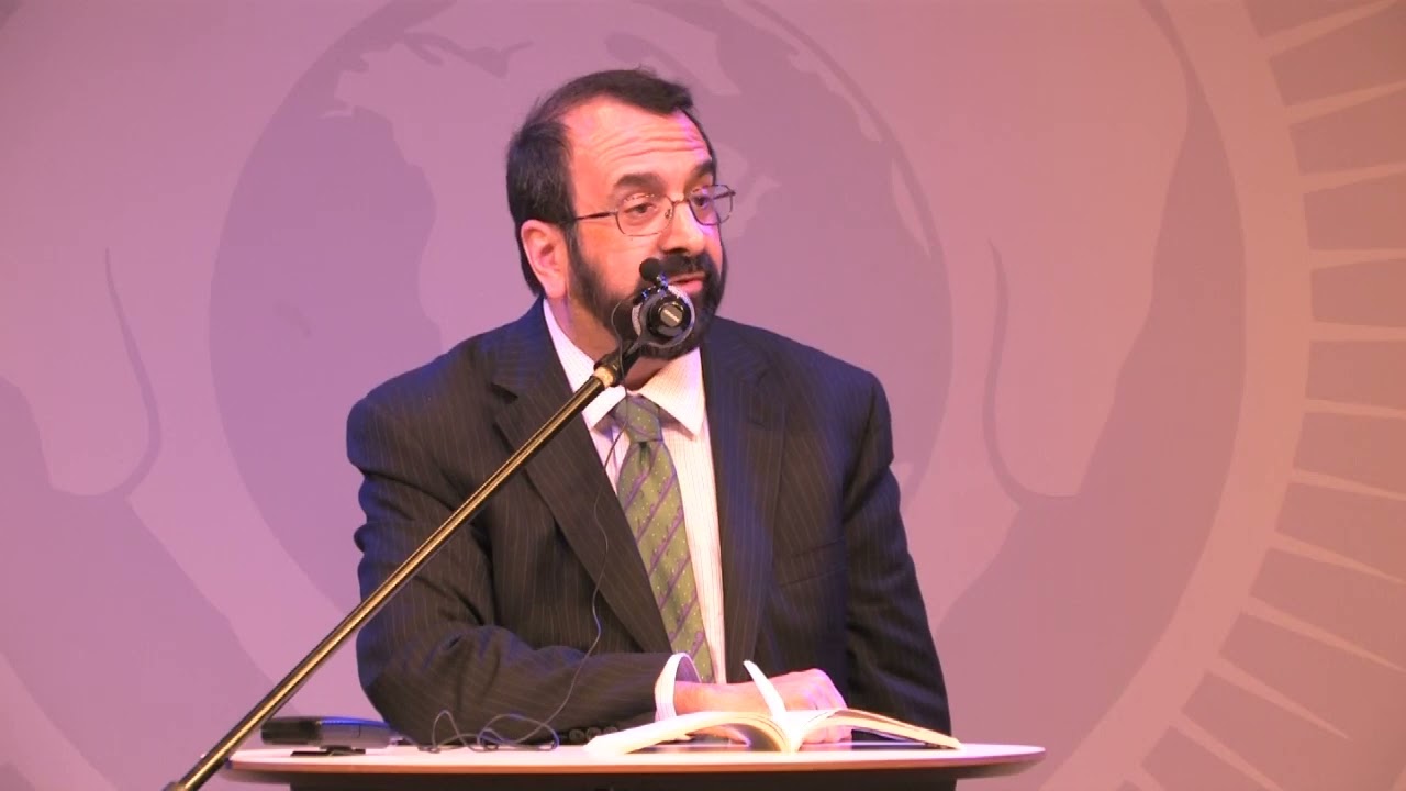 30 min Robert Spencer debate Does Islam teach to fight because they are non believers
