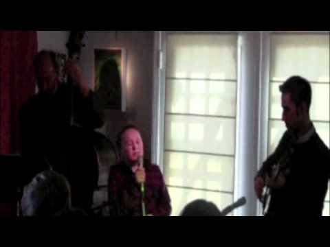 Bruno Mars, Grenade "Live" sung by 11 year old sen...