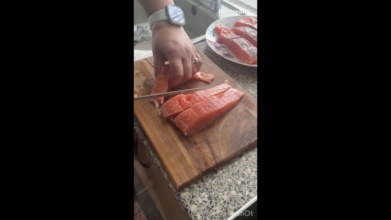 From Whole Fish to Perfect Fillet – Salmon Cutting Guide