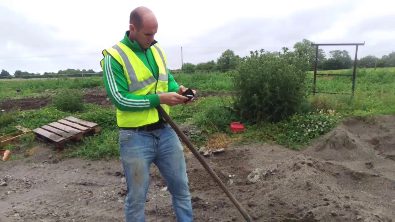 camera iphone 8 plus apk When your missus rings you during Work...