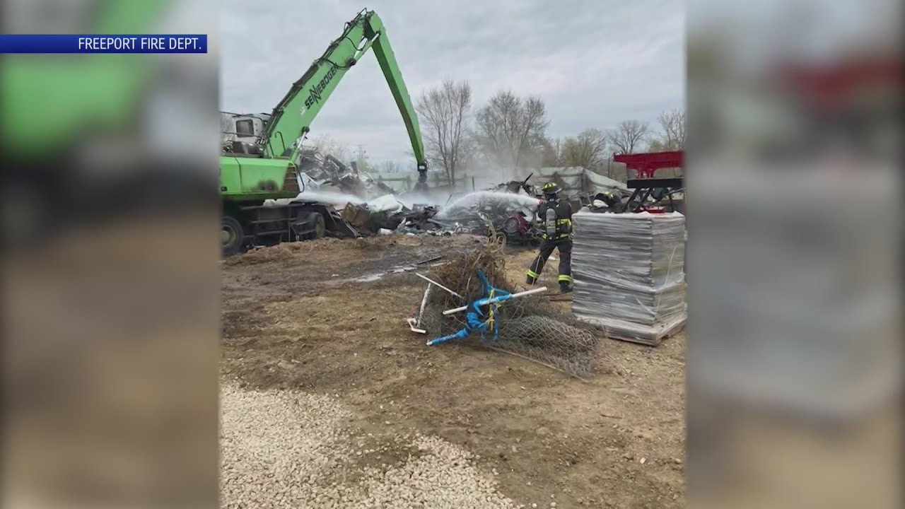 Fire breaks out at Freeport salvage yard - YouTube