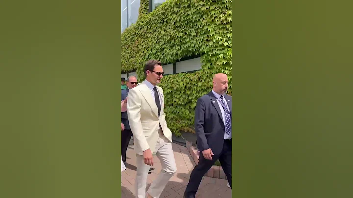 Roger Federer: The Best Dressed Man at Wimbledon 😎 #shorts - DayDayNews