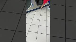 Checking Dryer Lint Screens at Laundromat #laundry #cleaning #cleanwithme  #laundrytime