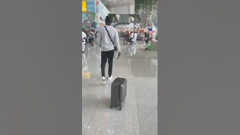 Airwheel-Free Intelligent Life-Self-driving Suitcase carry on Luggage-SMART FOLLOWING SUITCASE