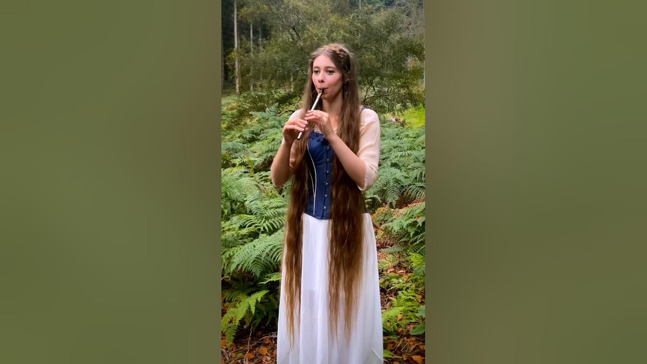 Hobbit Party!! ‘Flaming Red Hair’ from The Lord of the Rings 🧙♂️#tinwhistle #shorts Hobbit Party!! ‘Flaming Red Hair’ from The Lord of the Rings 🧙♂️#tinwhistle #shorts