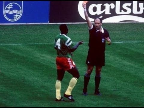 Patada de Benjamin Massing a Claudio Caniggia (Mundial Italia 90)