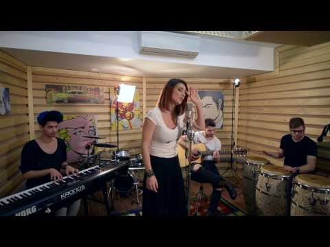 Ellie White - Privirea Ta (Acoustic)