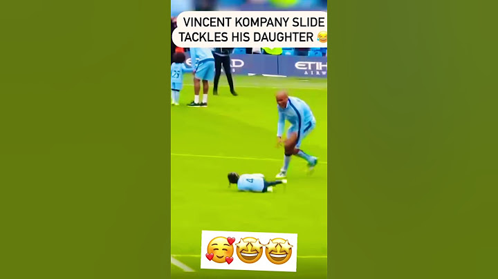 Vincent Kompany Showing His Daughter What A Real Tackle Feels Like🤩 #legend #kompany #short
