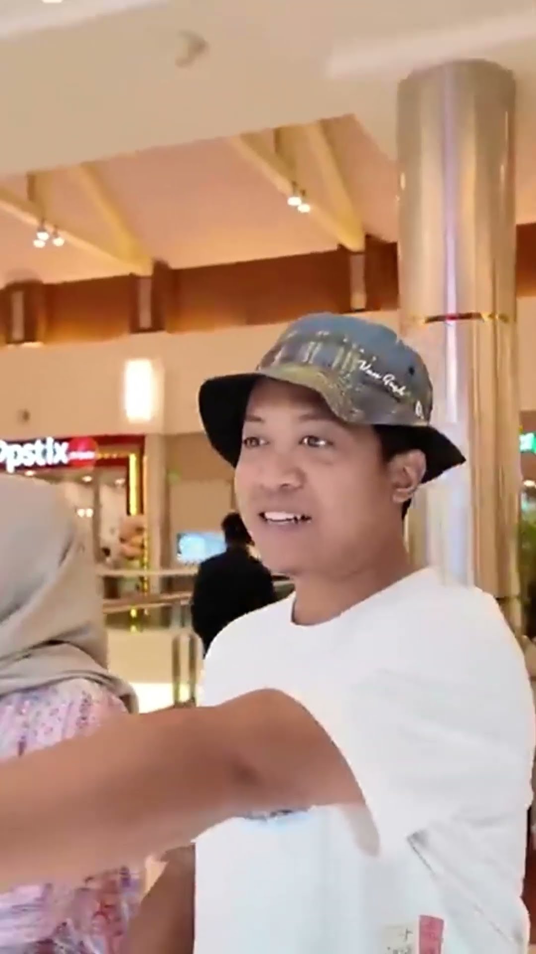 LEIKA SENENG BANGET KETEMU POP MART #leika #shorts