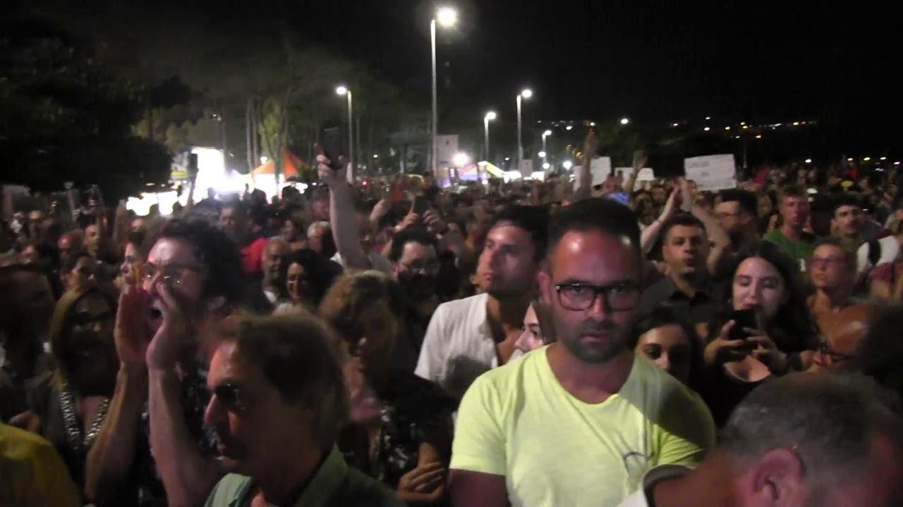 Soverato, Salvini contestato: la carica della polizia contro i manifestanti