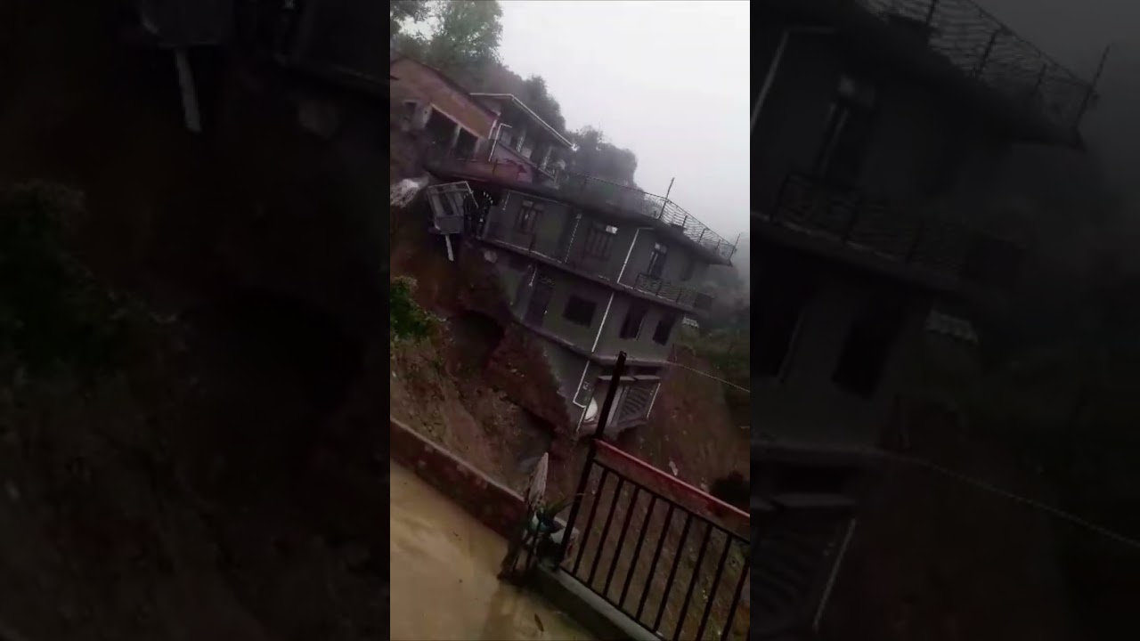 ye kya hua??😳😰#landslide #cloudburst #naturaldisaster