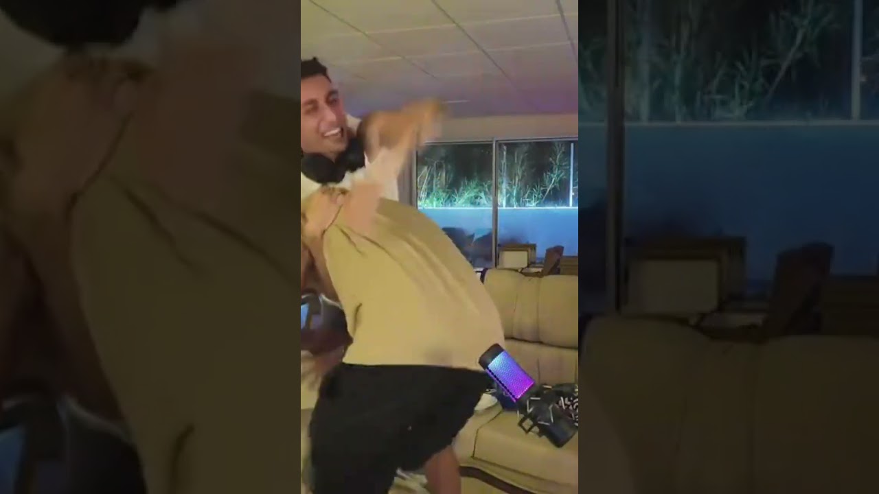 gomma with azizos 🤣🤣🤣 l3assba w dhrereha 🤣 