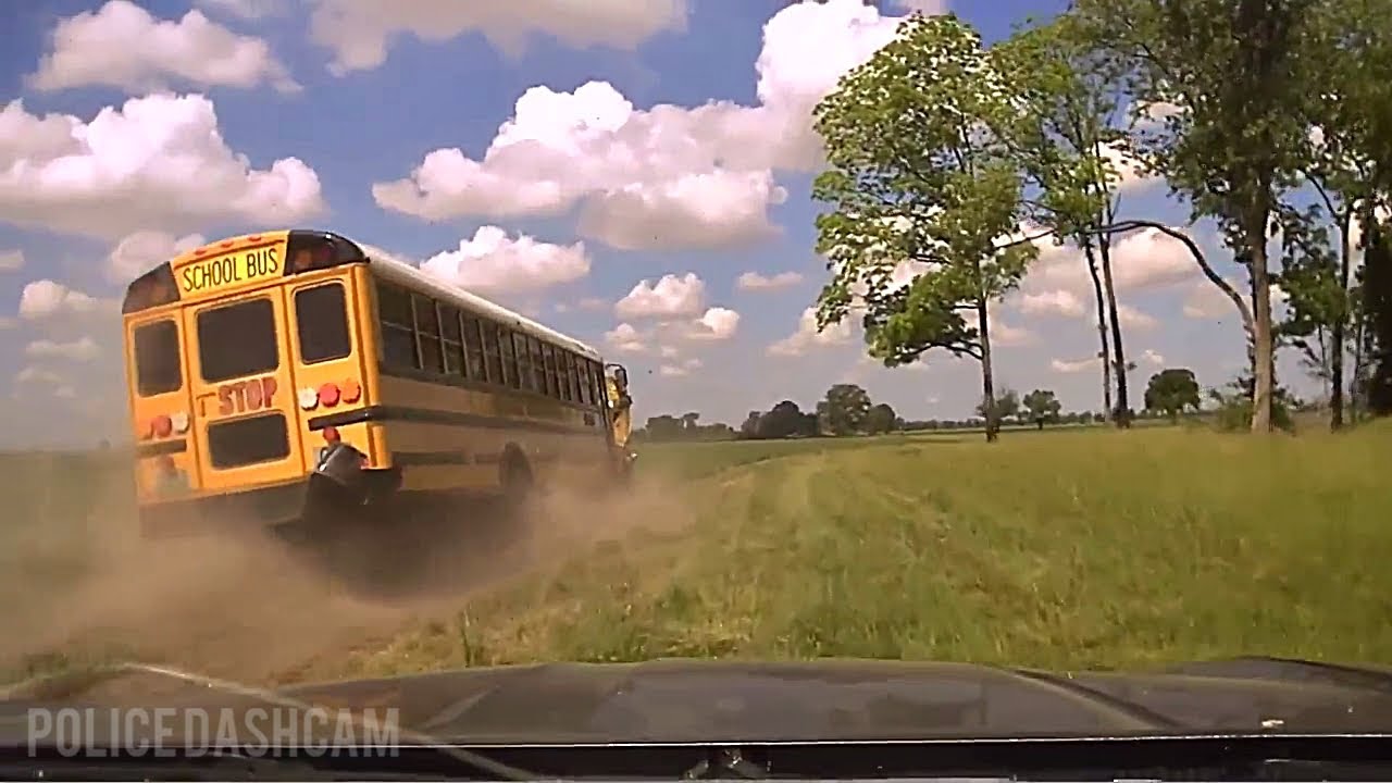 Stolen School Bus Wild Police Chase (Dascham) - YouTube